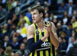 Jan Vesely üç yıl daha Fenerbahçe Beko’da