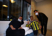 Emre Belözoğlu’ndan anlamlı ziyaret.