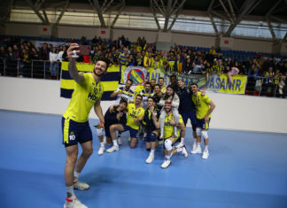 Fenerbahçe HDI Sigorta 3-2 Arkas Spor